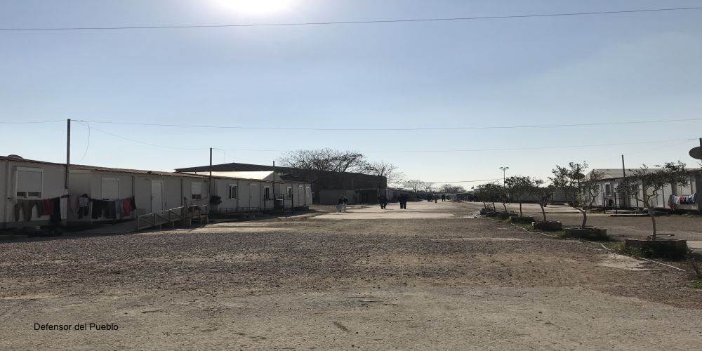 Vista de barracones dispuestos en el campo de refugiados de Grecia