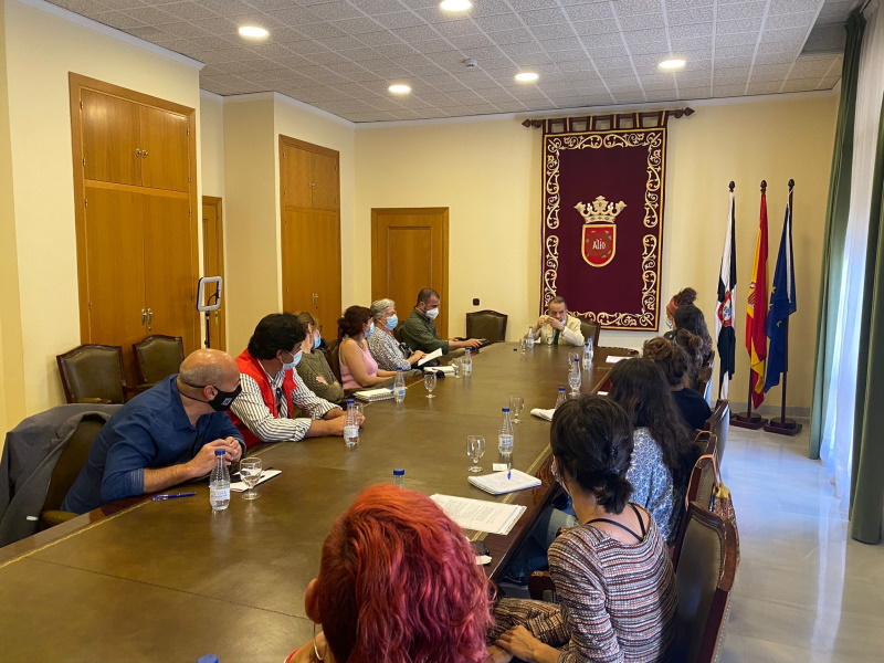 El Defensor reunido con ONG en Ceuta