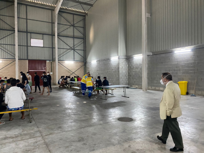 El Defensor visita un centro en Ceuta