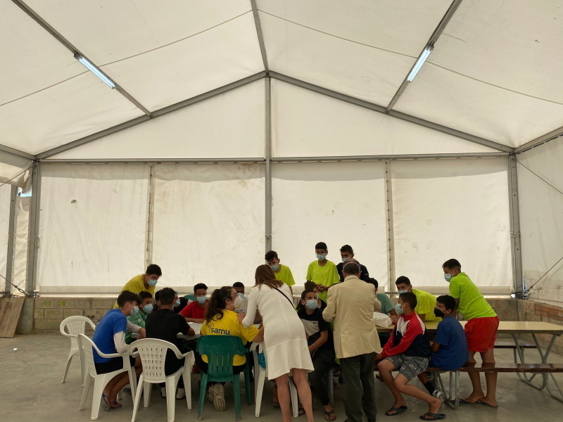 El Defensor charla con menores en un centro de Ceuta