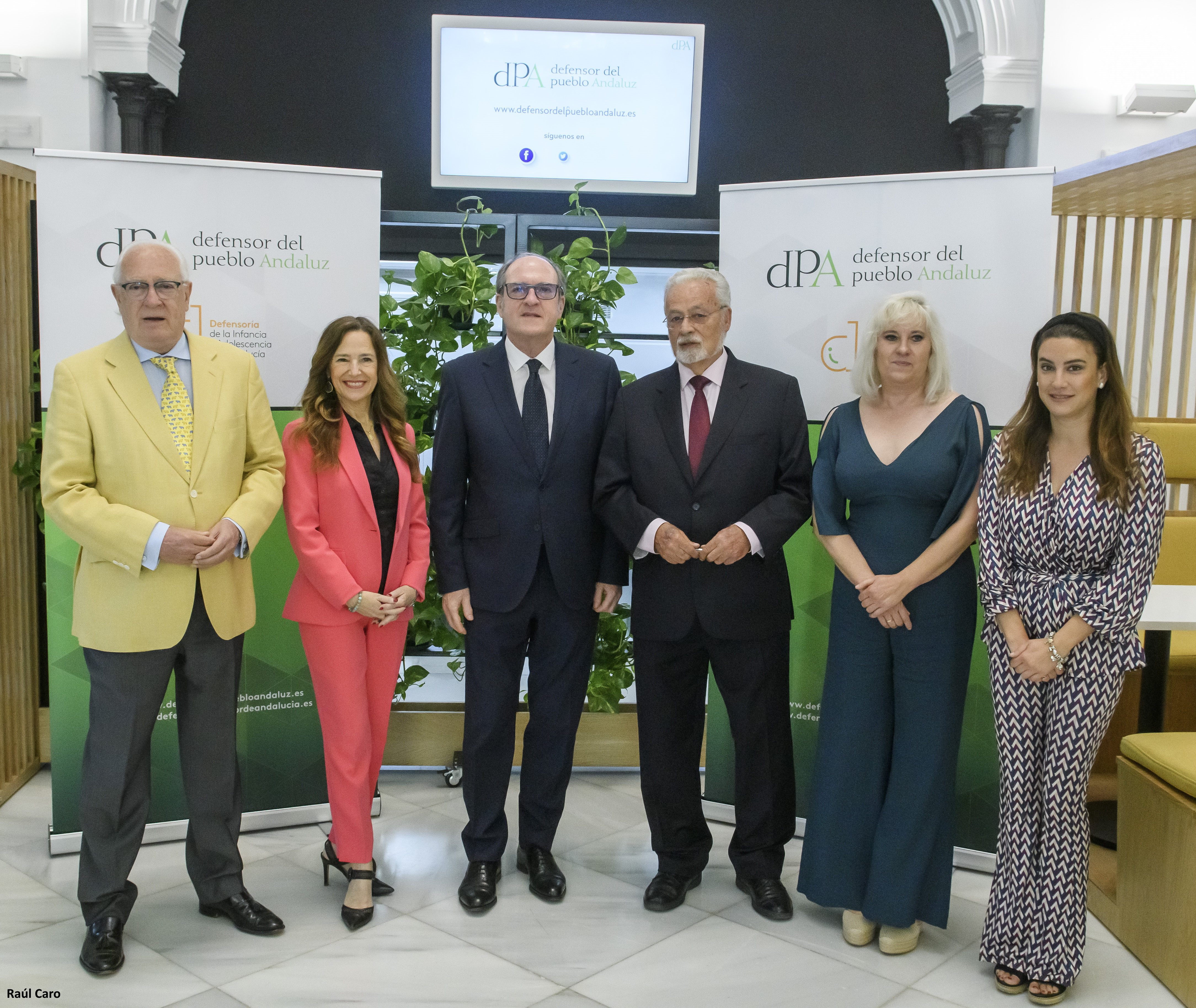 El Defensor del Pueblo, El Defensor del Pueblo Andaluz y la adjunta primera Teresa Jiménez-Becerril en la sede de la defensoría andaluza