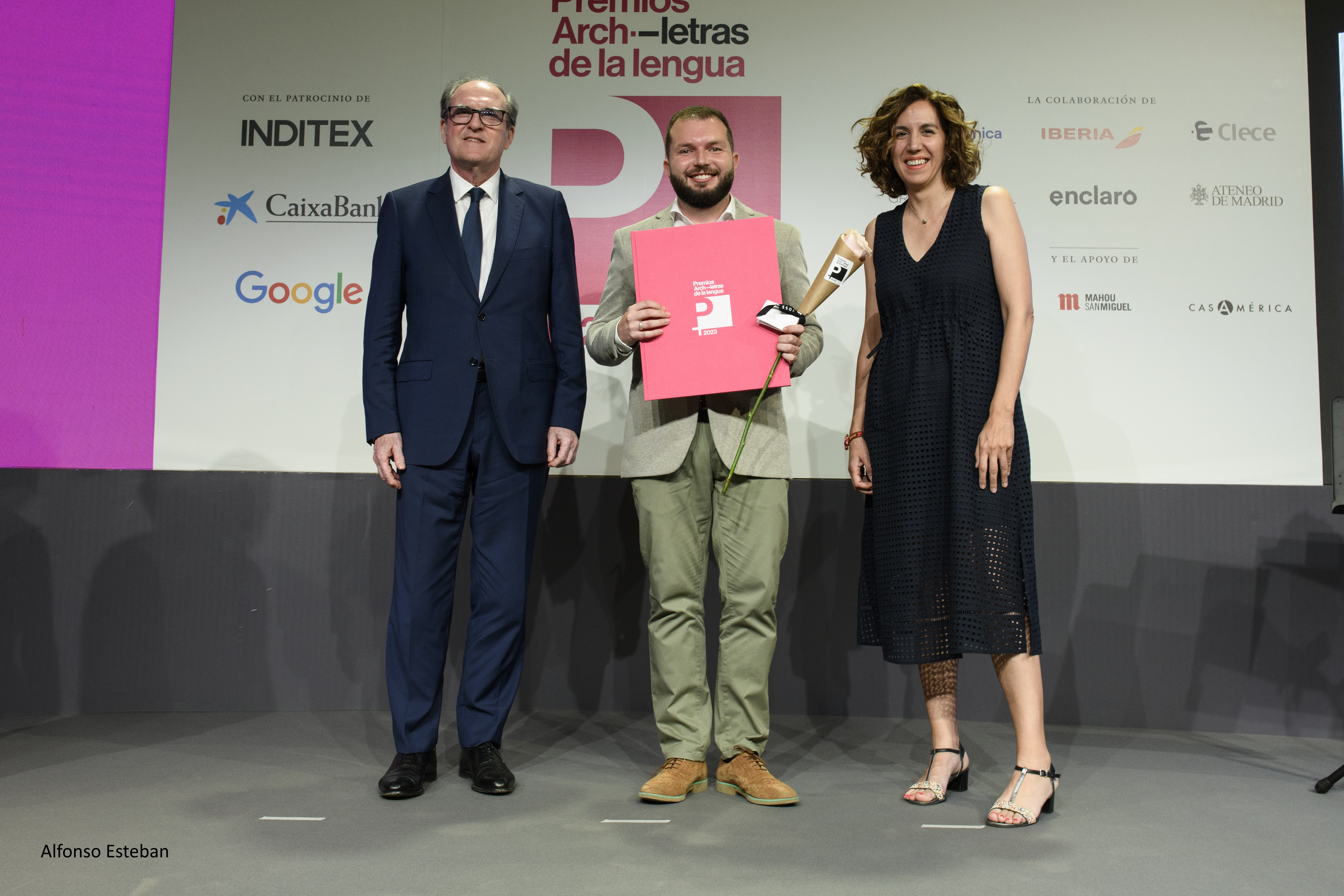 El Defensor del Pueblo en la entrega de los Premios Archiletras