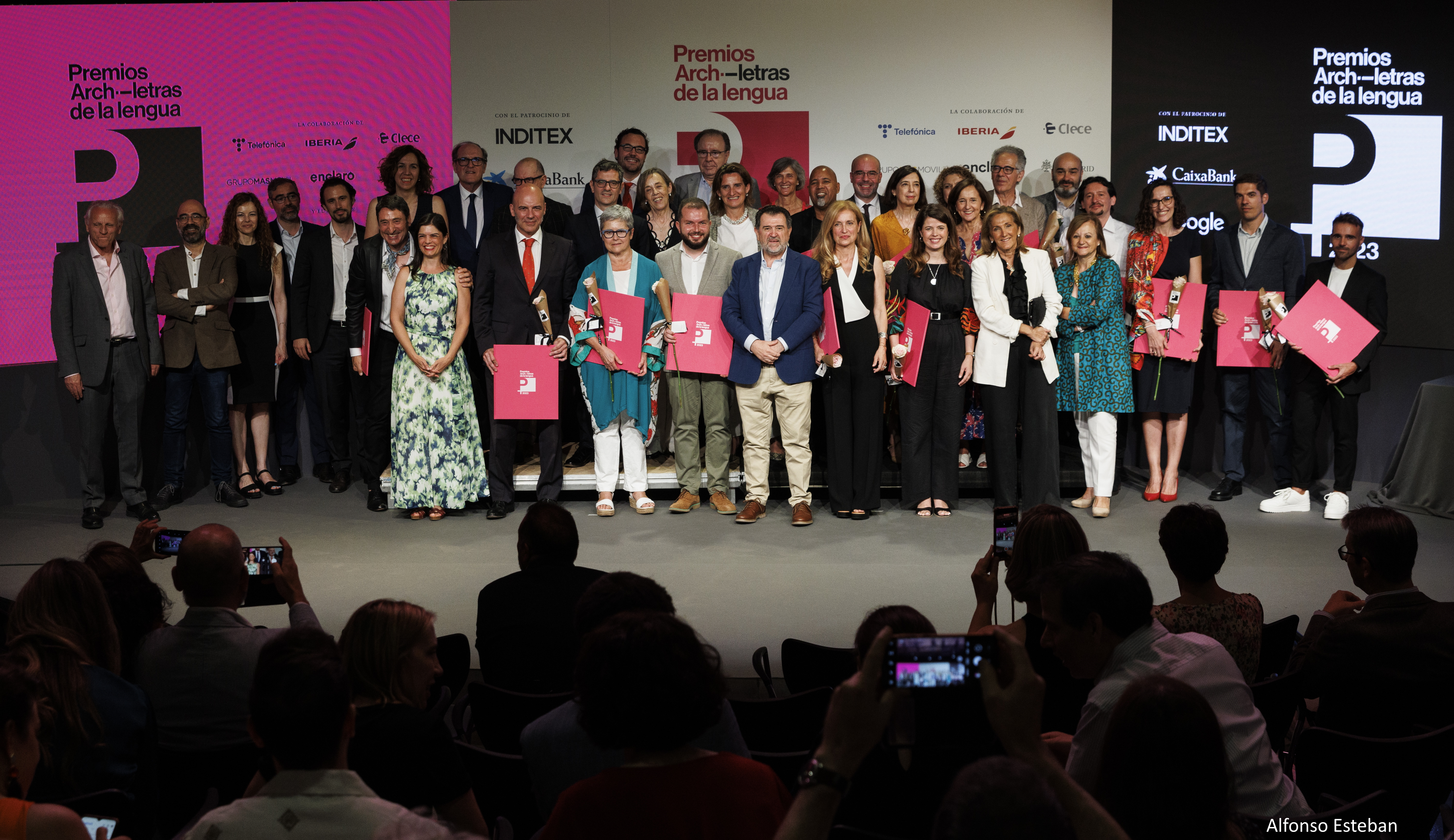 El Defensor del Pueblo en la entrega de los Premios Archiletras