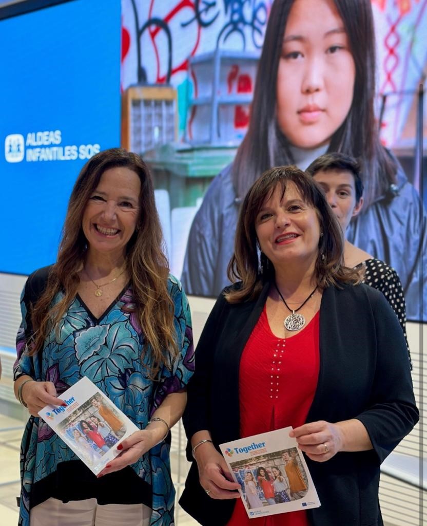 La adjunta primera del Defensor del Pueblo, Teresa Jiménez-Becerril, asiste al lanzamiento de un proyecto de Aldeas Infantiles SOS