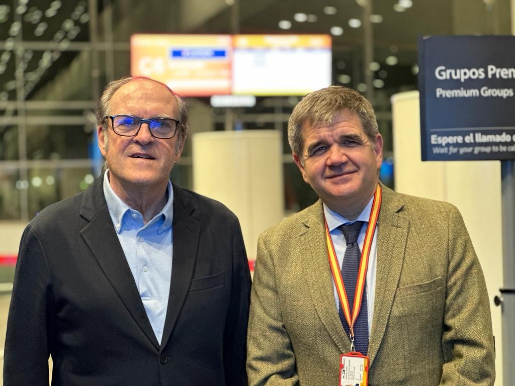 El Defensor del Pueblo, Ángel Gabilondo y el embajador de España en Colombia, Joaquín de Arístegui