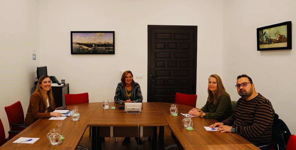 La adjunta segunda se reúne con representantes de la organización Dutch Council for Refugees