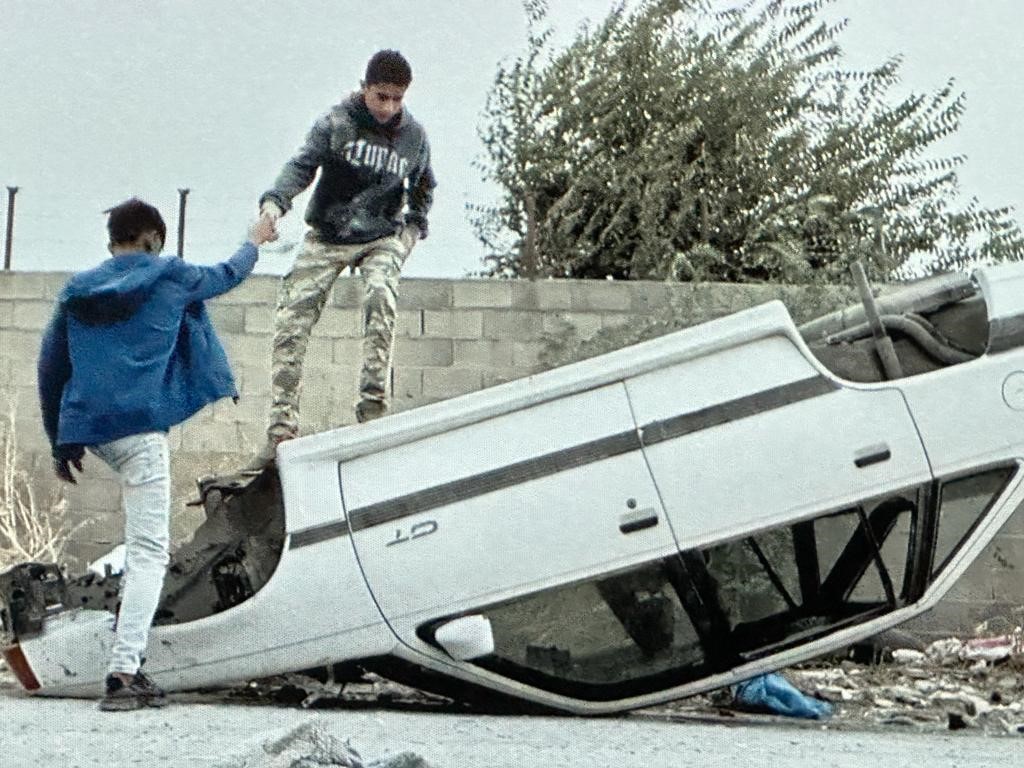 El Defensor del Pueblo asiste a la proyección del corto ‘Aunque es de noche’ sobre la vida en la Cañada Real