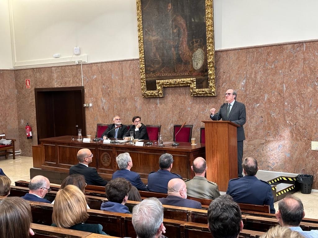 El Defensor del Pueblo, Ángel Gabilondo imparte una conferencia en la Facultad de Derecho de la Universidad de Zaragoza