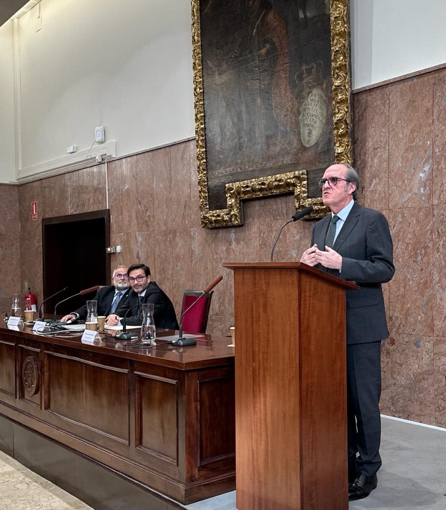 El Defensor del Pueblo, Ángel Gabilondo imparte una conferencia en la Facultad de Derecho de la Universidad de Zaragoza
