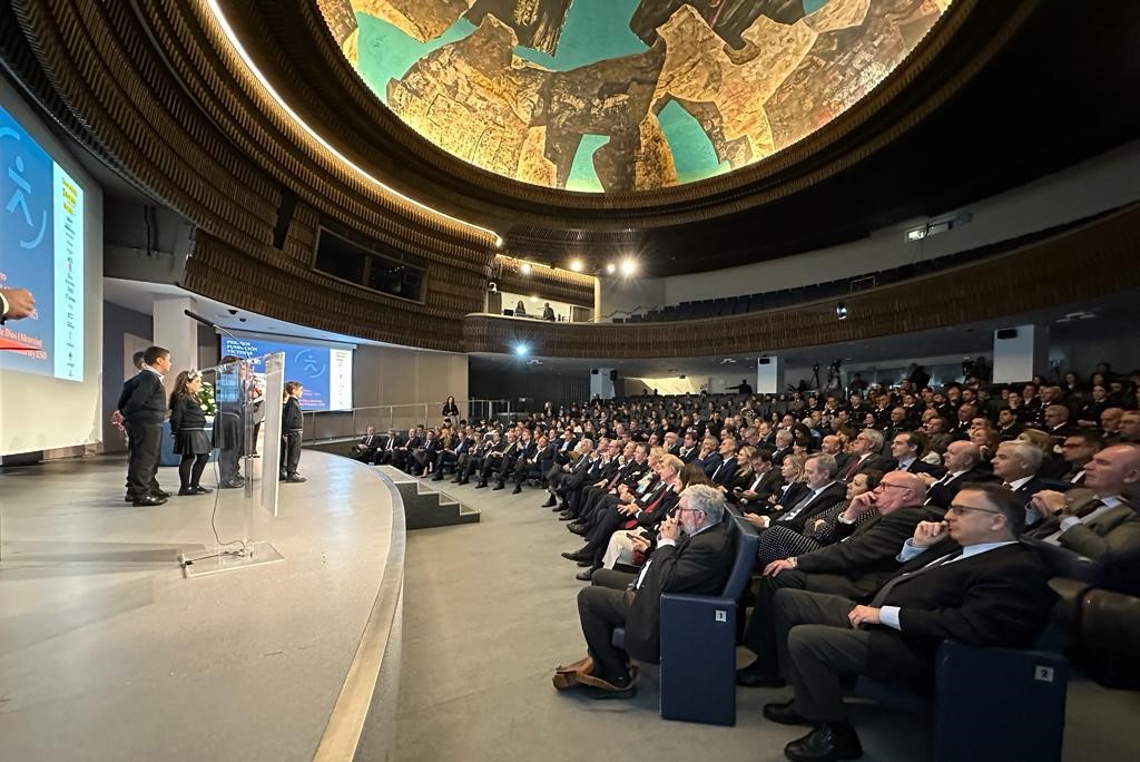 El Defensor del Pueblo asiste al acto de entrega de los Premios Anuales de la Fundación Víctimas del Terrorismo