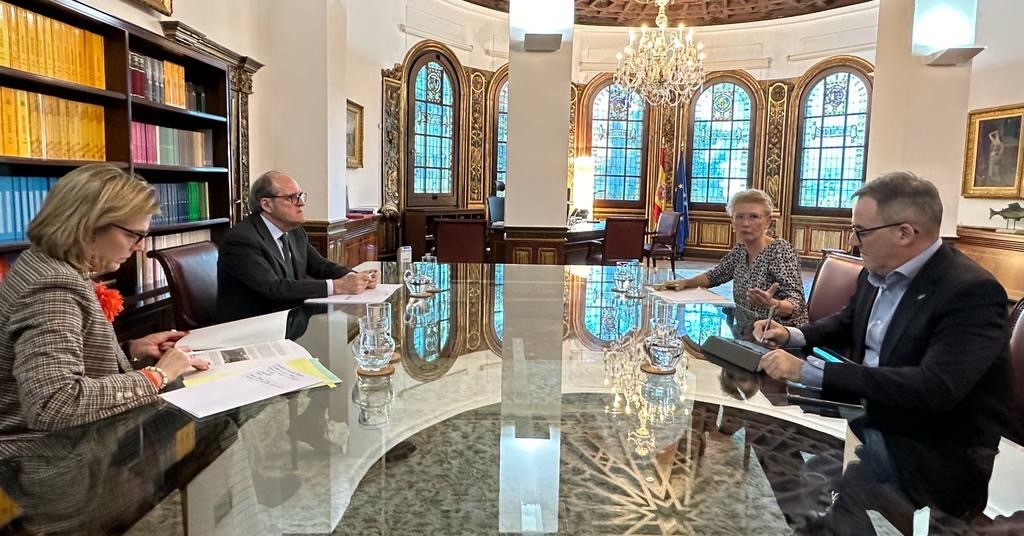 El Defensor del Pueblo, Ángel Gabilondo y la Defensora de la Ciudadanía de Palma, Anna Moilanen