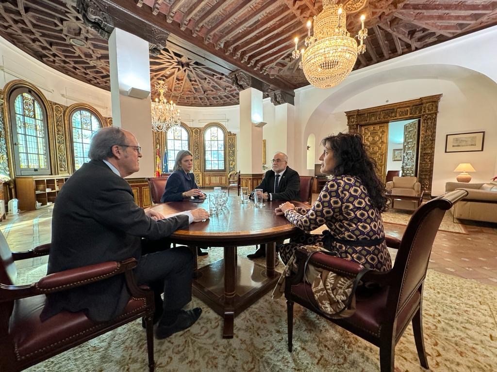 El Defensor del Pueblo, Ángel Gabilondo reunido con el lugarteniente del Justicia de Aragón, Javier Hernández