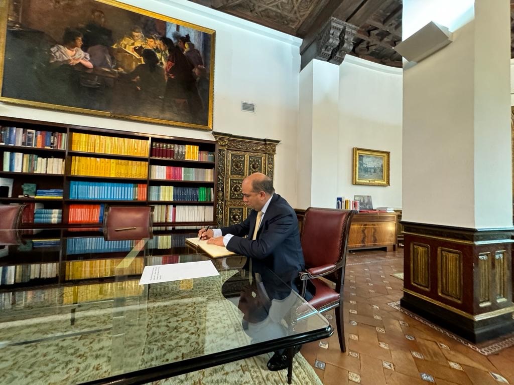 El presidente de la Federación Iberoamericana de Ombudsperson, Carlos Camargo