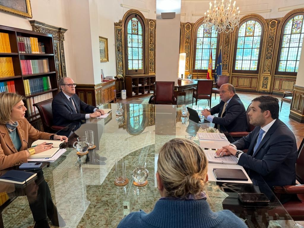 Ángel Gabilondo se reúne con el presidente de la Federación Iberoamericana de Ombudsperson, Carlos Camargo