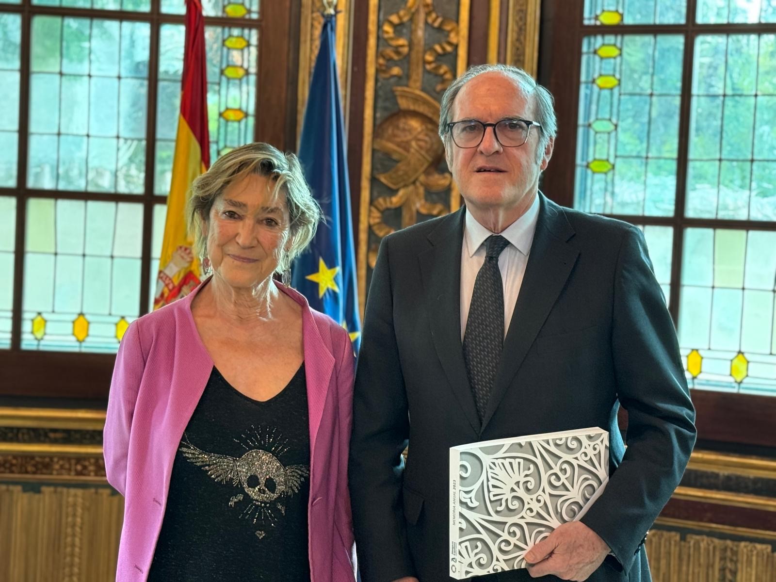 El Defensor del Pueblo, Ángel Gabilondo, con la presidenta del Consejo General de la Abogacía Española, Victoria Ortega