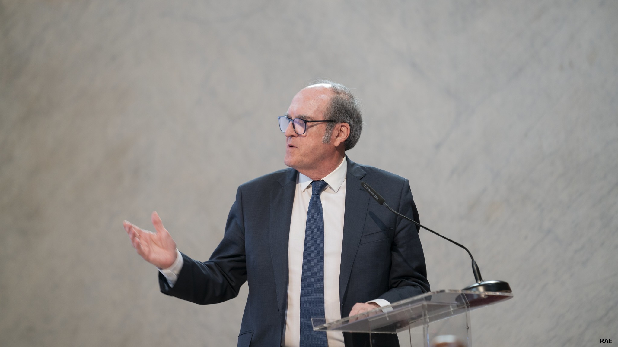 El Defensor del Pueblo, Ángel Gabilondo, en la presentación de la Red Panhispánica de Lenguaje Claro