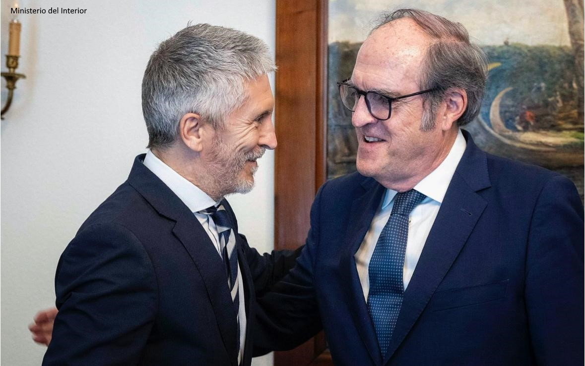 El Defensor del Pueblo, Ángel Gabilondo, se reúne con el ministro del Interior, Fernando Grande-Marlaska.