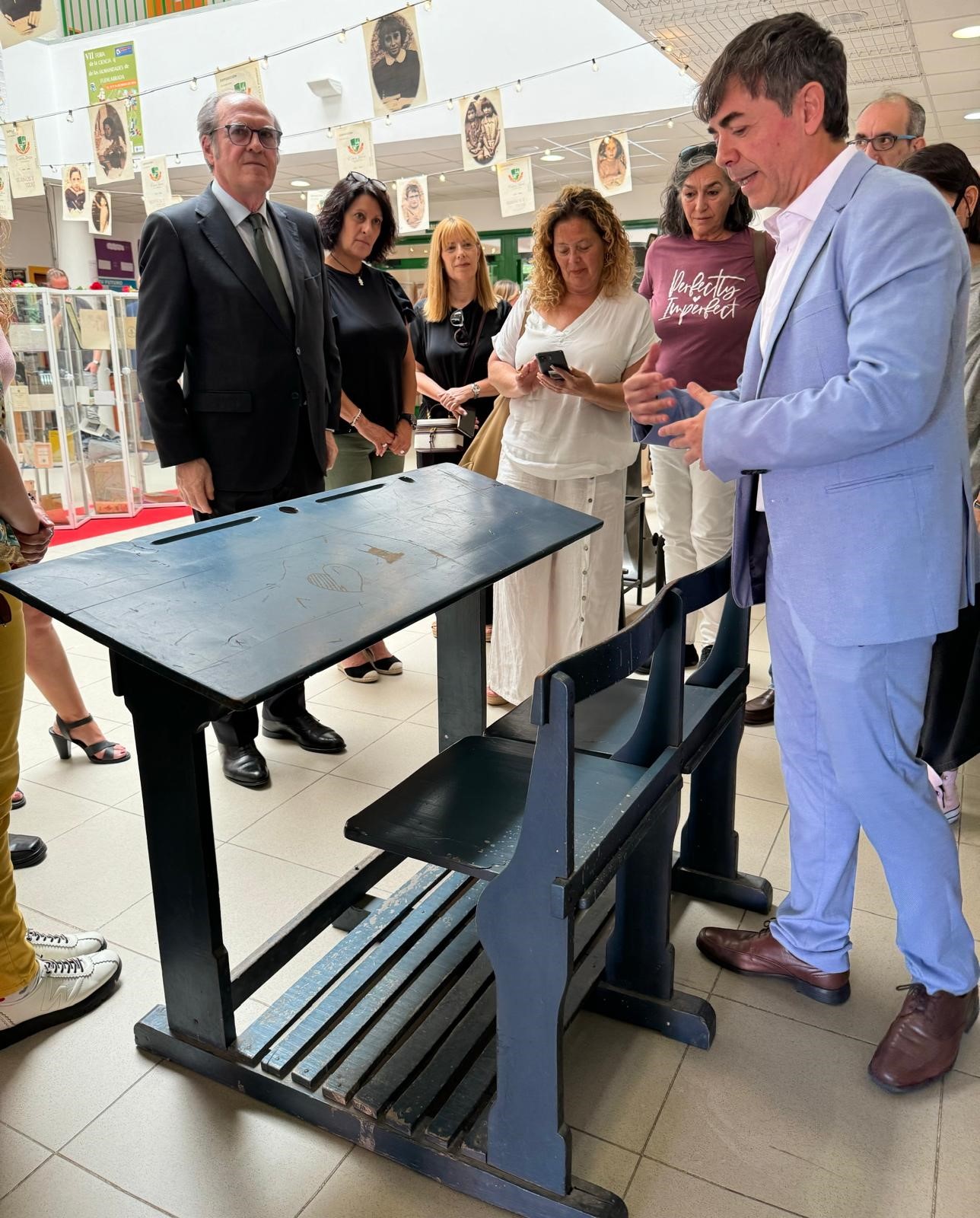 El Defensor del Pueblo, Ángel Gabilondo, asiste a la clausura de la exposición `Sueños y tizas´