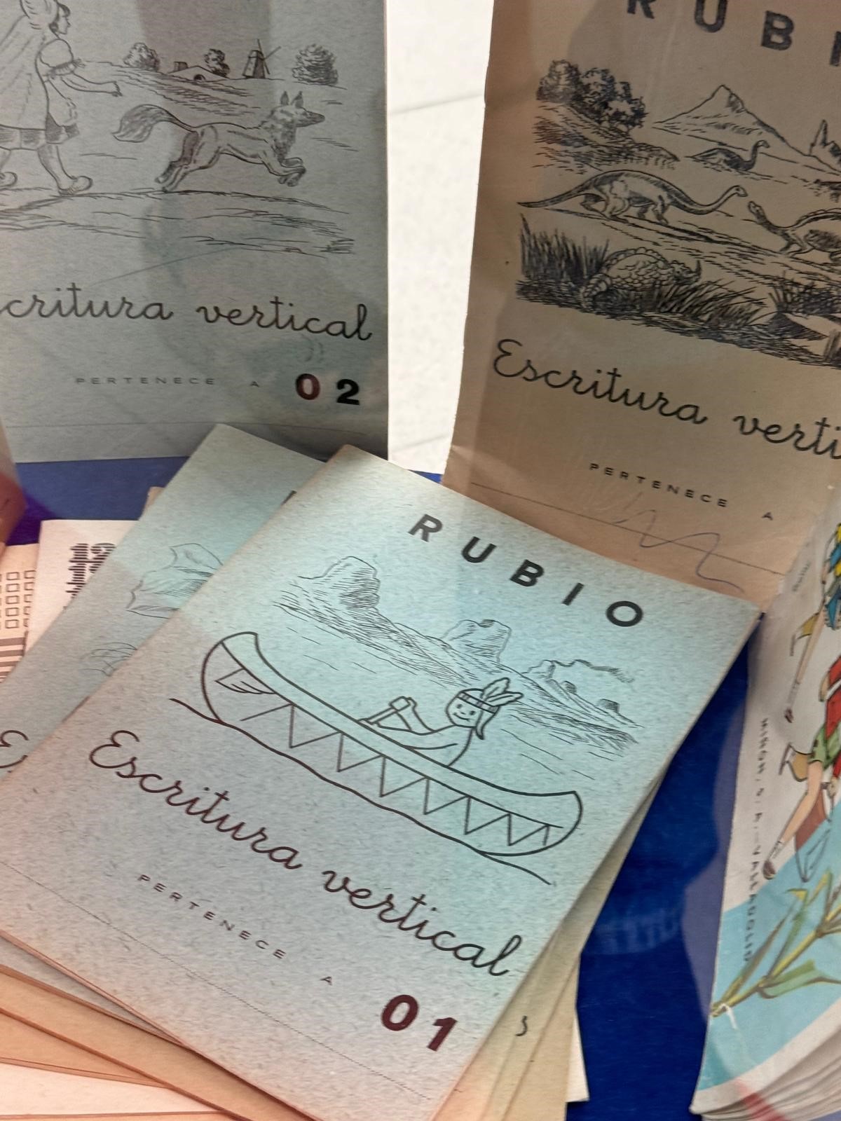 El Defensor del Pueblo, Ángel Gabilondo, asiste a la clausura de la exposición `Sueños y tizas´