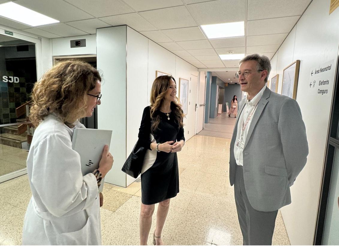 Teresa Jimenez- Becerril visita el hospital San Juan de Dios de Barcelona