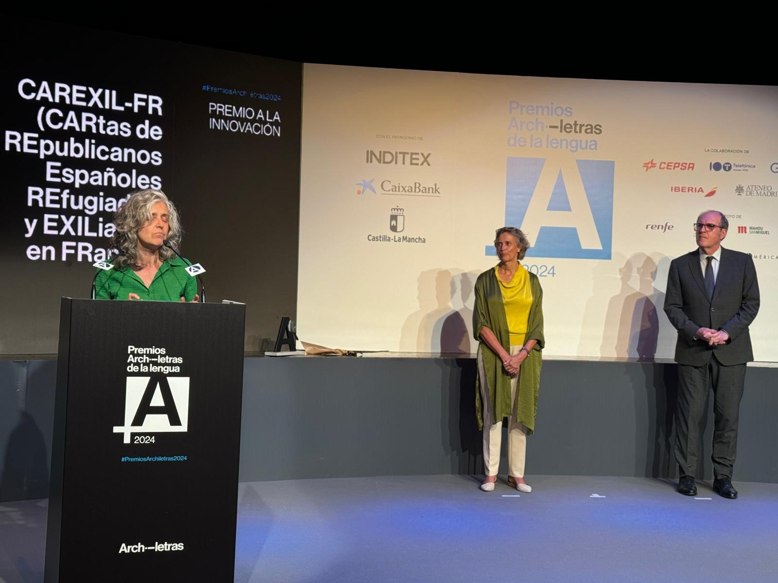 El Defensor del Pueblo, Ángel Gabilondo ha entregado el Premio a la Innovación al proyecto CAREXIL-FR (CArtas de REpublicanos Españoles REfugiados y EXiliados en Francia) en los premios Archiletras