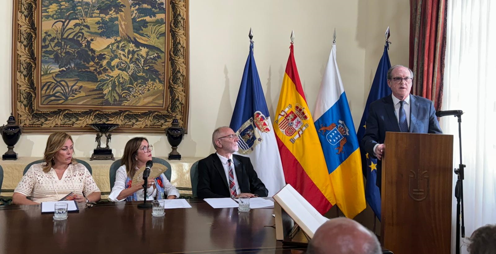 Ángel Gabilondo realiza una visita institucional a las islas canarias de La Palma y Tenerife