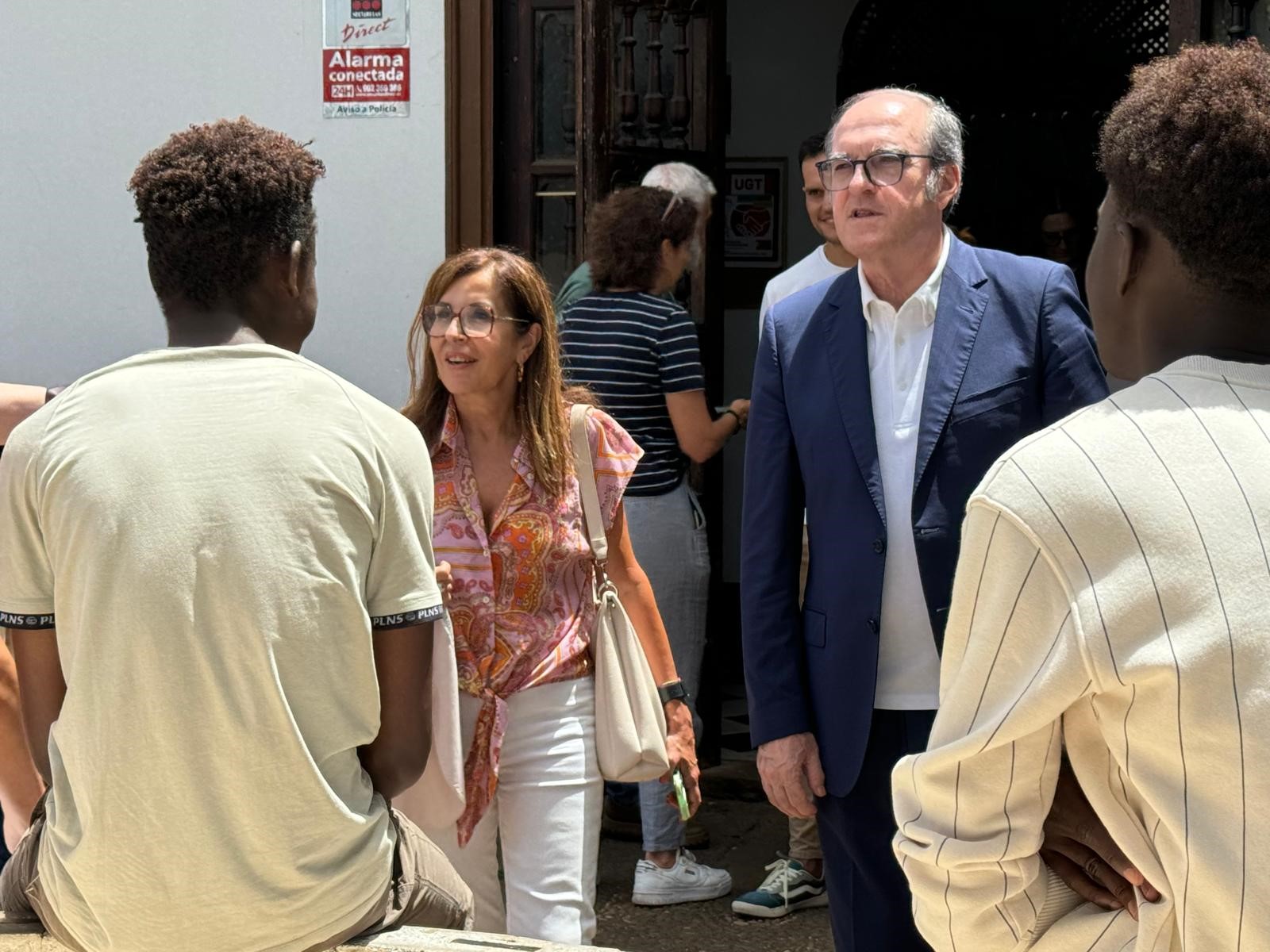 El Defensor del Pueblo, Ángel Gabilondo, visita un centro de menores migrantes en Tenerife