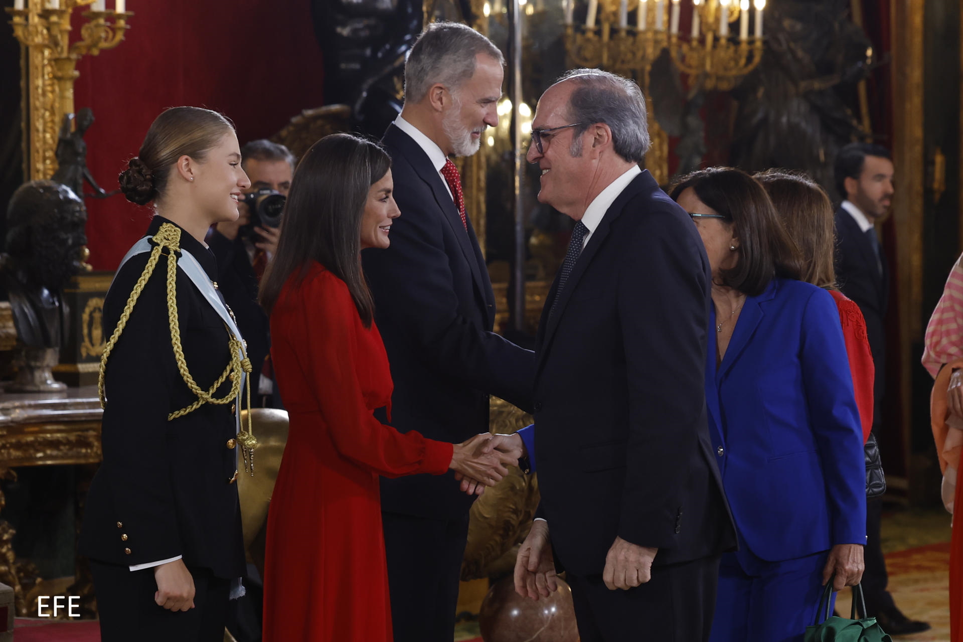 Ángel Gabilondo asiste a los actos conmemorativos del 12 de octubre