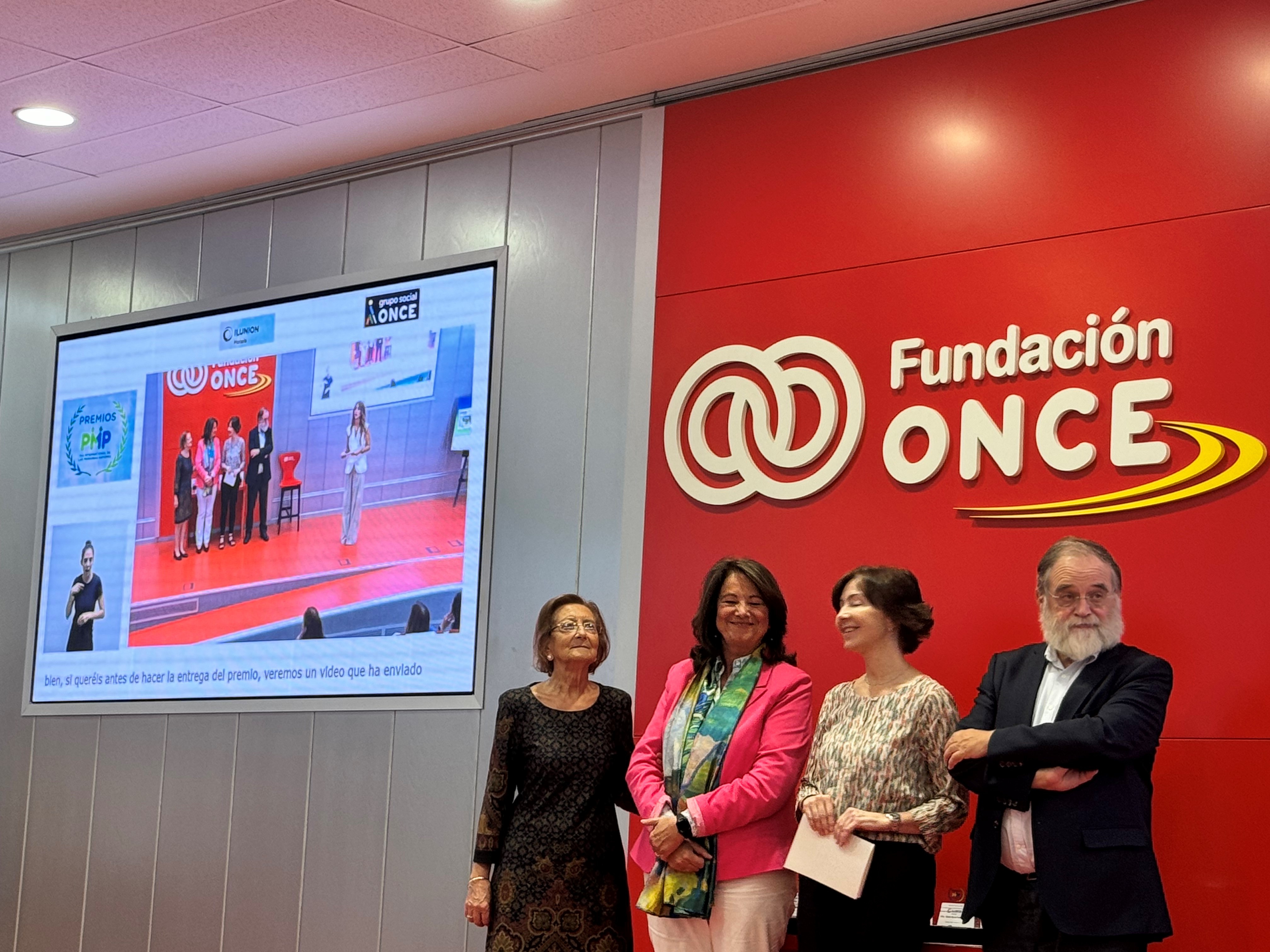 Teresa Jiménez-Becerril asiste a la entrega de los premios PMP-Día Internacional de las Personas Mayores