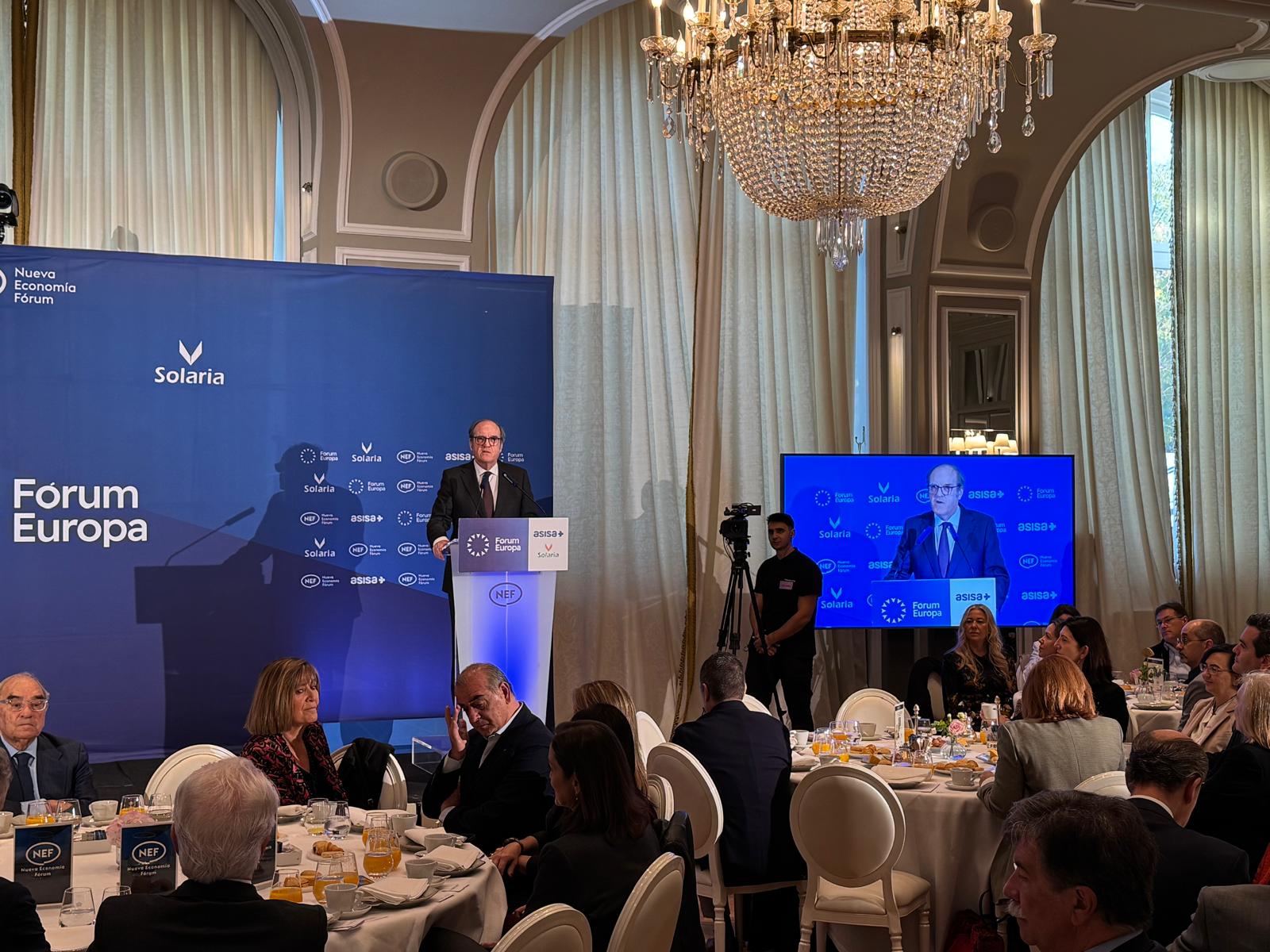 Ángel Gabilondo presenta al presidente de UNICEF España en los desayunos informativos de Nueva Economía Fórum