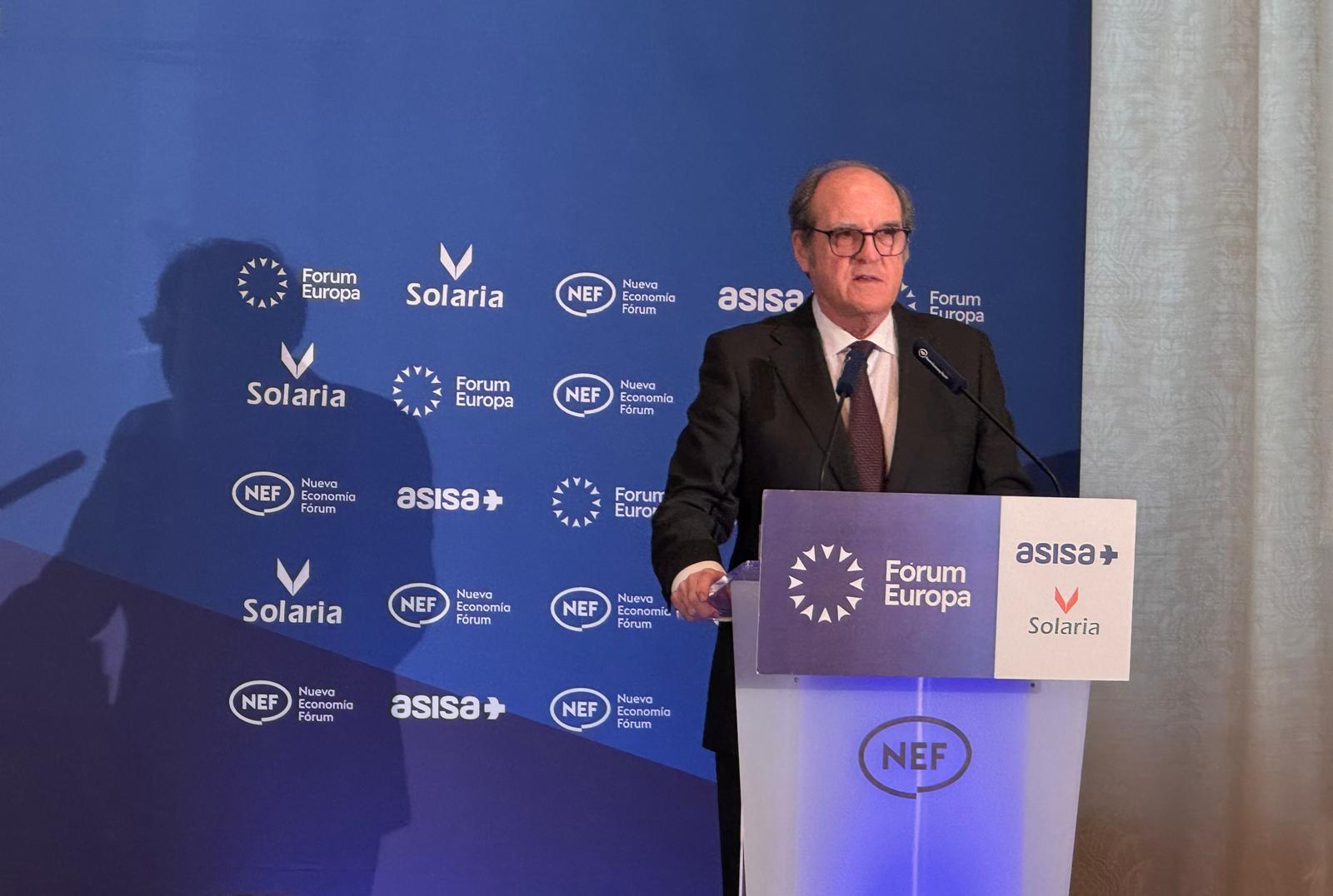 Ángel Gabilondo presenta al presidente de UNICEF España en los desayunos informativos de Nueva Economía Fórum