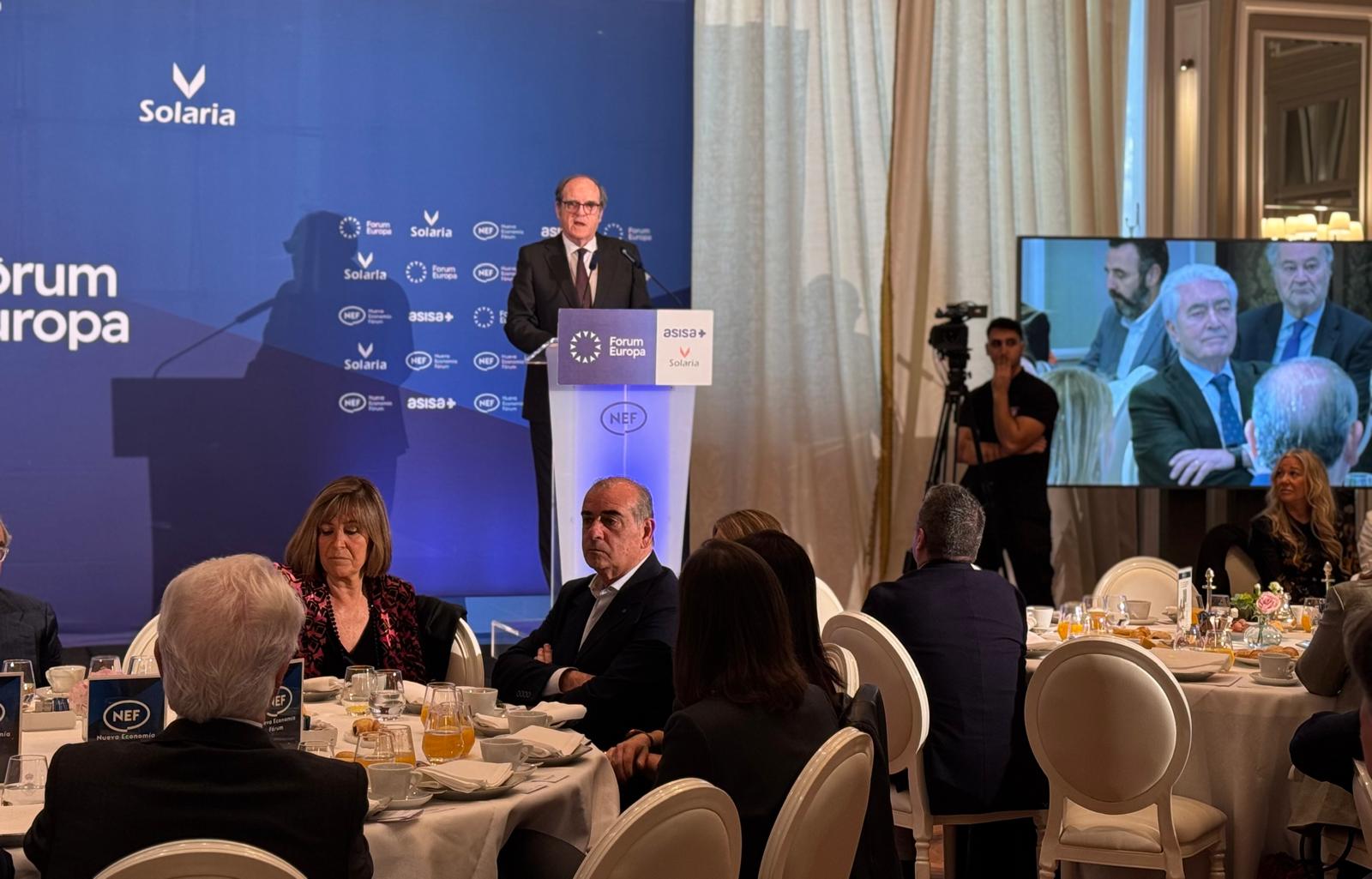 Ángel Gabilondo presenta al presidente de UNICEF España en los desayunos informativos de Nueva Economía Fórum