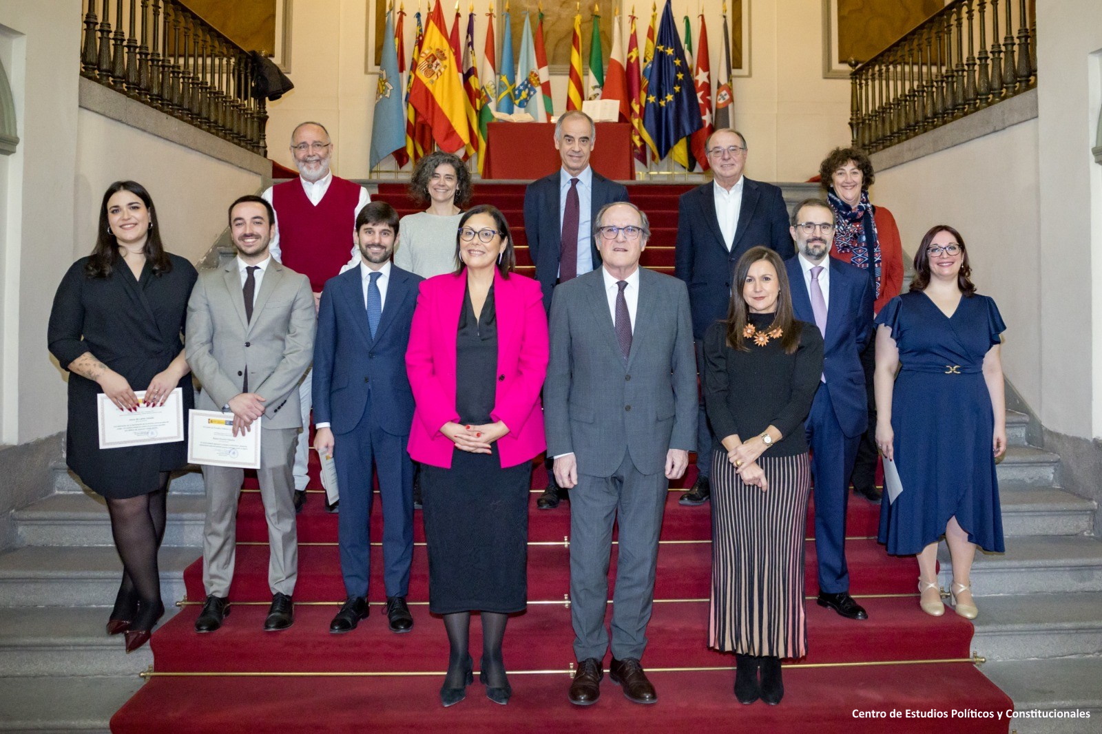 El Defensor del Pueblo, Ángel Gabilondo, con los premiados a las mejores tesis del CEPC