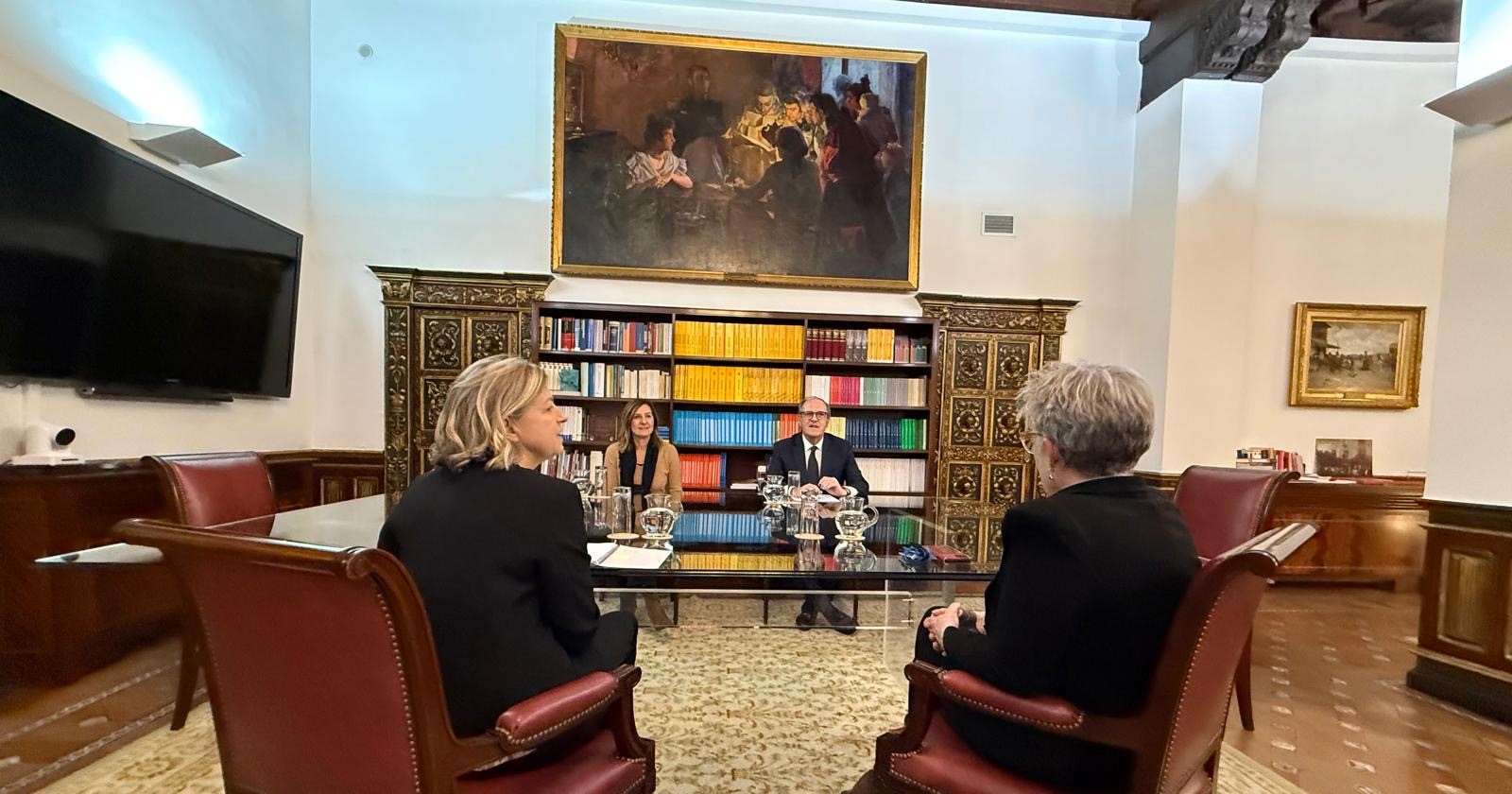 El Defensor del Pueblo, Ángel Gabilondo y Grainne O'Hara, representante de ACNUR en España