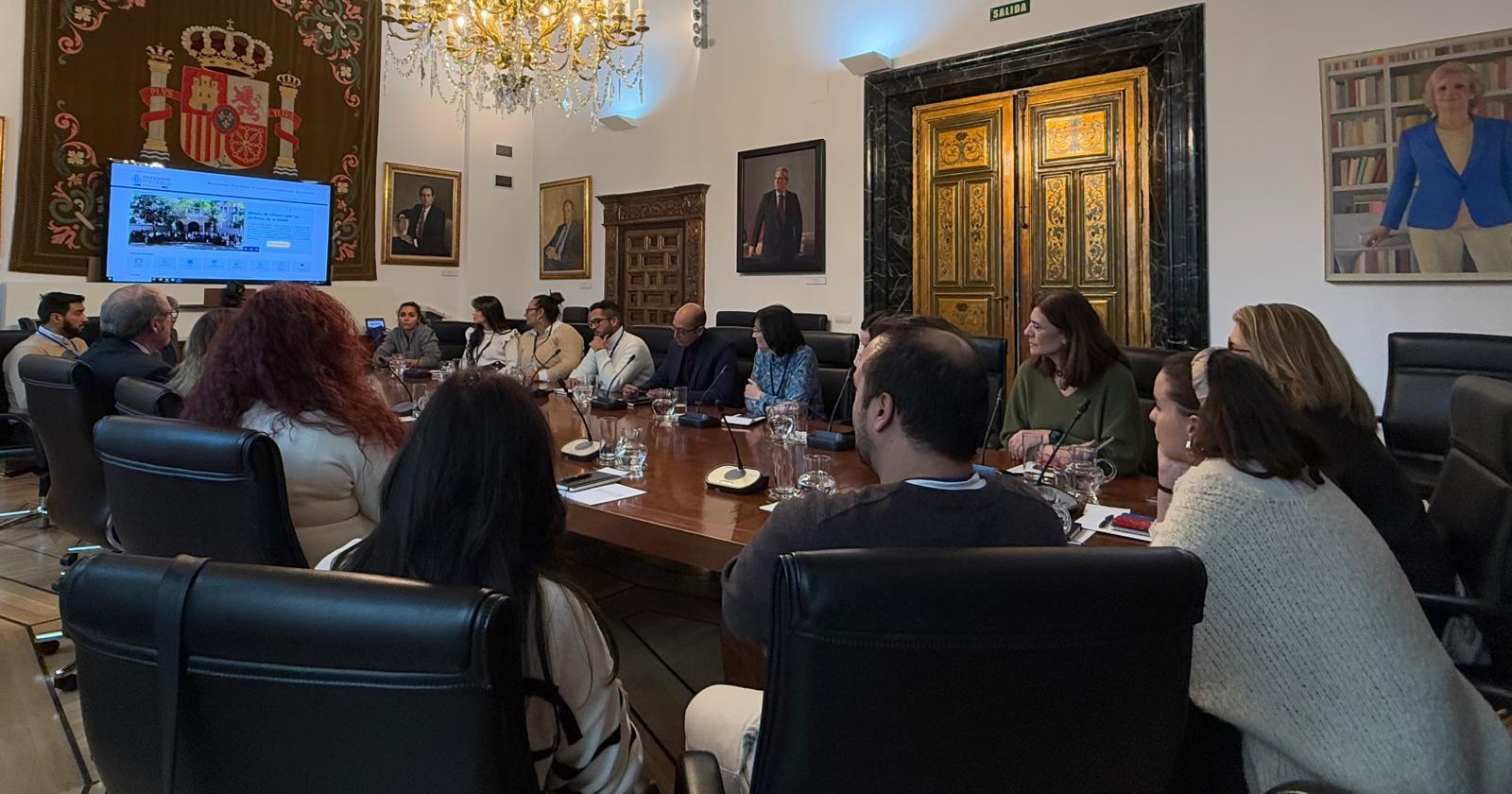 Ángel Gabilondo se reúne con personal técnico de la Fundación Secretariado Gitano